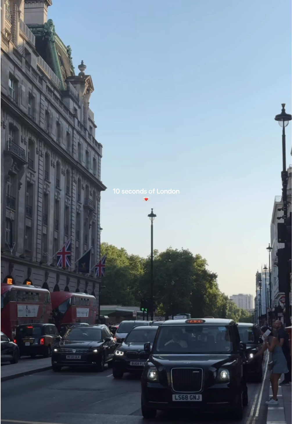 Just 10 seconds of London 🤍 #london #londonlife #romanticizeyourlife #londoncity  #creatorsearchinsights 