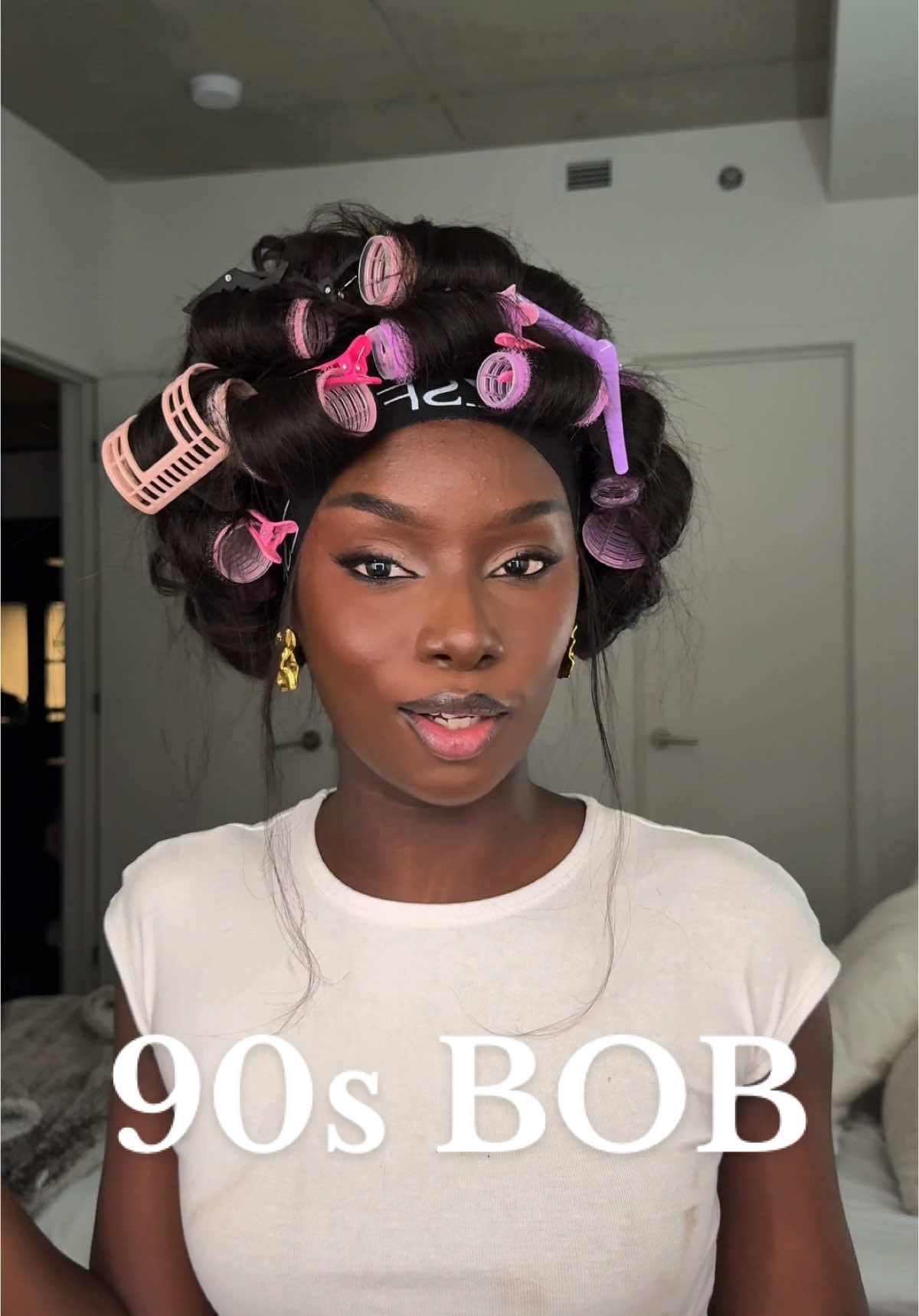 Vous pensez quoi du résultat ?  La perruque vient de @ZSFHAIR  La éférence: ZSF Body Wave Short Bob Lace Human Wig Brazilian Bob Wigs With Full Ends Code Promo : MG10 pour 10% de réduction Longueur : 12 Pouces Le lien direct pour commander est sur mon profil !  #wig #wigs #guelesswig #wiginfluencer #gluelesswigs #humanhairwig #wigtok #fyp #foryou #gluelesswig #blackgirltiktok #zsfhair #zsfhairwigs #bobwig #90sbob 