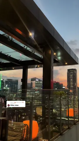Replying to @🍉 meow bueno🔻 Manila Sunset - Straight Up Bar, Seda BGC #sunset #manila #bgc #date #datenight #rooftop #rooftopbar 