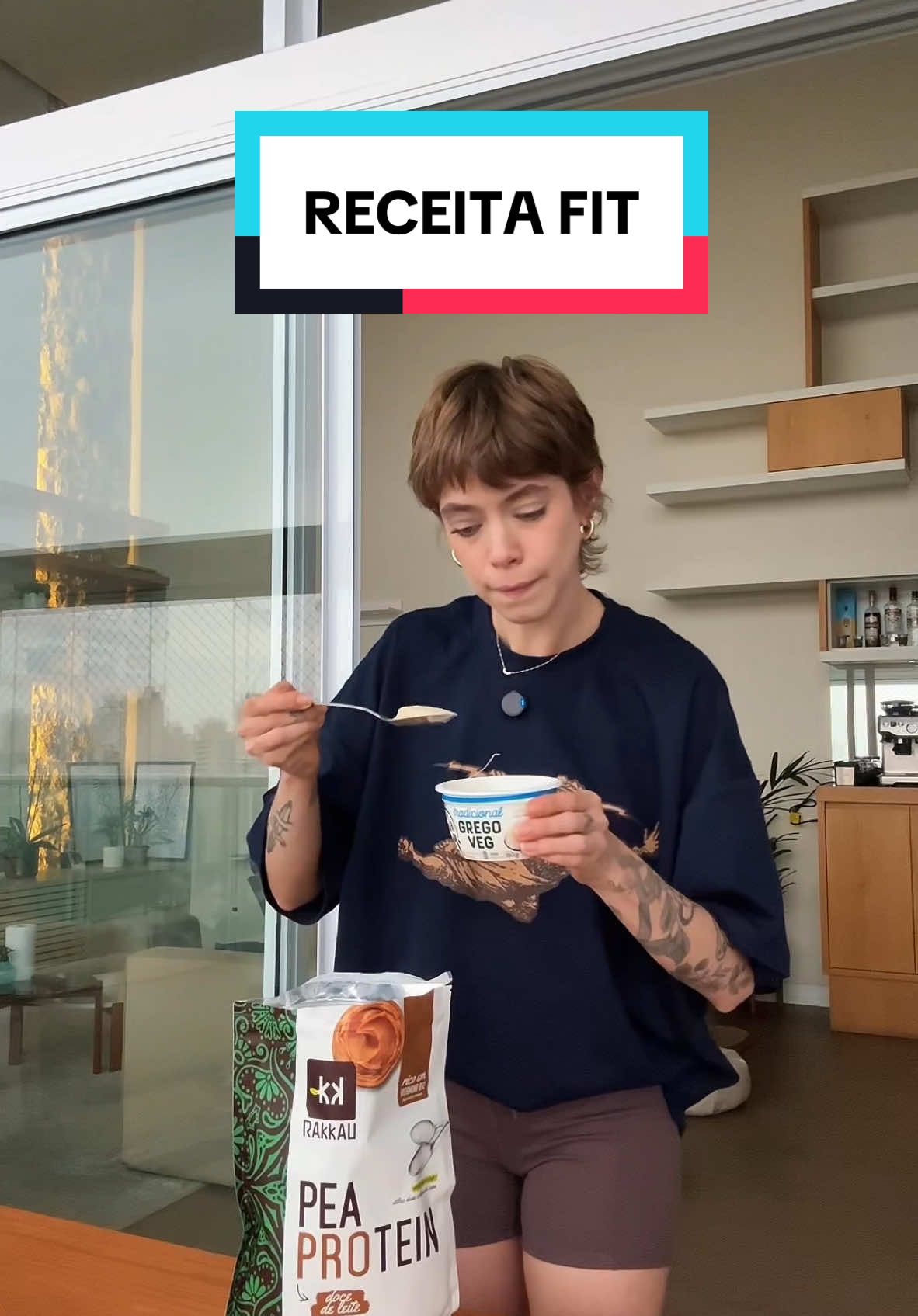 VOCÊS TEM QUE CONFIAR EM MIM TÁ? Whey de doce de leite + iogurte grego. Anota aí, faz e depois me conta meu cupom na Rakkau dá 40% de desconto: MARIKRUGER