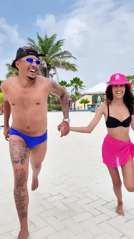 Veneza em Dobro tá IMPERDÍVEL! 😎 Comprando seu ingresso por apenas R$98, você garante outro pra voltar em Março/25. Vem se divertir com a gente! 🏖️💦 ⏰️ Funcionamento de FEVEREIRO: sábados e domingos. Das 10 às 17 horas. ✅ Consulte o regulamento e garanta o seu ingresso promocional no site! #VenezaEmDobro #DiversãoGarantida #PromoçãoImperdível #VenezaWaterPark