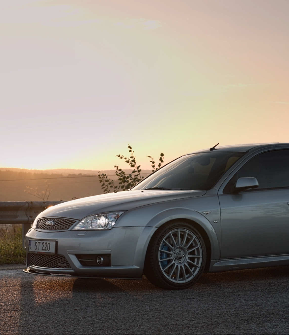 #ford #mondeo #mondeomk3 #mondeost #mondeost220 #st220 #st220enthusiasts #silvermassive #fordperformance #fordperformanceclub #fordukraine #fordclub #fordpolska #fordeurope #fordst #fordstowners #fordstrs #fordnation #duratecv6  #lviv #lvivcars #jaguarwheels #fomoco #goodyear #rollingshot #rolling #rollingphotography #trc #splitter #carspotting  Video creator 📹 @Viktor Matviets Media 🤝😎