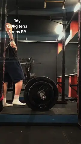 Melhor sentimento do mundo é bater PR em um dia que tinha tudo pra dar errado. #gym #academia #terra #levantamentoterra 