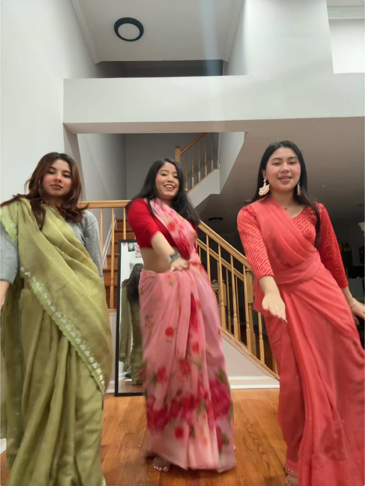 Nari in Sari💃 #teamwork #teamworkmakesthedreamwork #bollywood #trio #earring #Sari #dance #desi #nepalitiktok #trump #makeup #grwm #nepal #usa #viral #capcut #beautiful @darshyy @Neha ✨ 