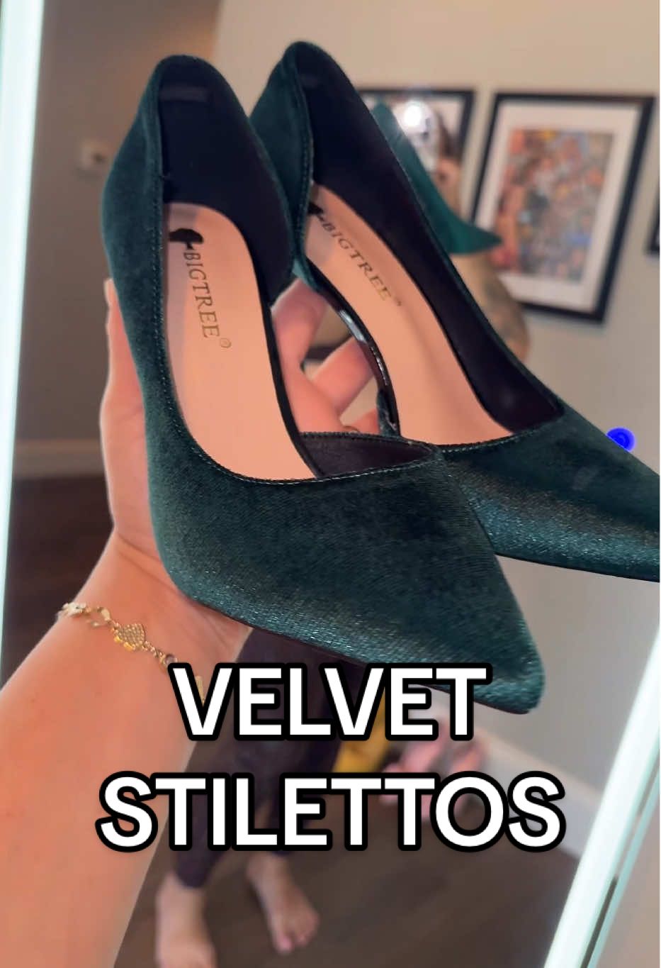 I am loving the velvet. #highheels #stilleto #shoes #lovelanguage #tiktokshoploveatfirstfind #tiktokshoprestock #ttsdelight 
