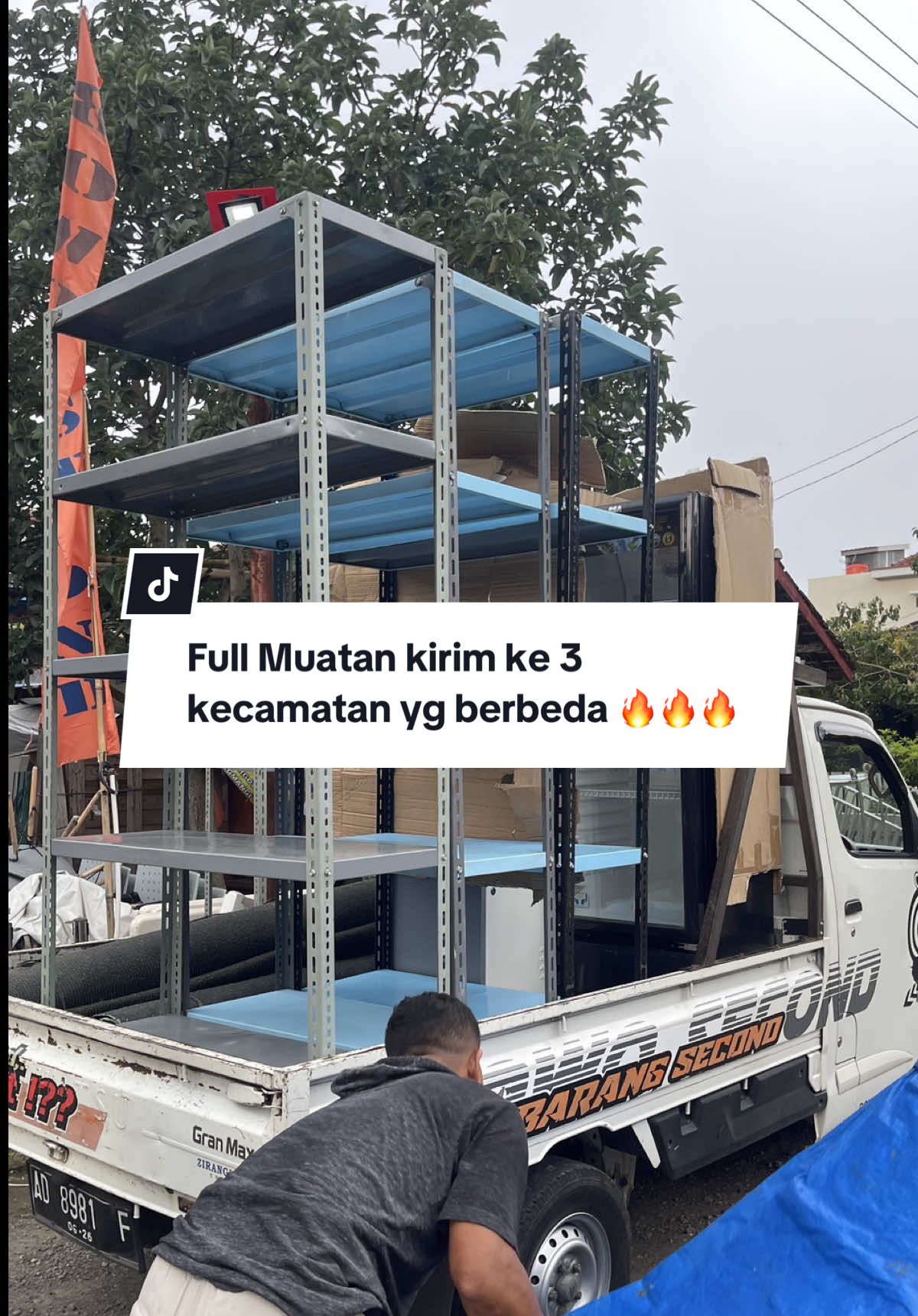 Hallo sahabat barkas 👋 Pengiriman hari ini full 1 pickup, ke kemuning, Tawangmangu dan Matesih  Untuk sahabat barkas yg mau order tidak perlu ragu dan bingung, bisa kita antar sampai rumah 🙏 #pengiriman #rakbesi #rakstenlis #raksusun #showcase #freezer #pendingin #rumputsintetis #rumputtiruan #karanganyar24jam #sragen24jam #barkasmarket 