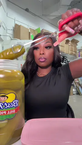 The Hot Cheeto puffs are so much easier to crush up 🔥 This combo is 20/10👏  @Flamin’ Hot  @Chester Cheetah @Frito-Lay 