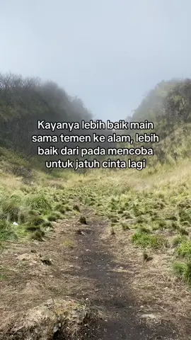 Ayo lawu lagii☹️ #pendakigunung #pendakiindonesia #mountain #gununglawu #lawuviacemorosewu #cia #fyp #4u 