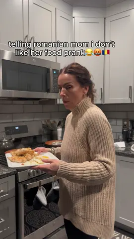i don’t want moms cracker dish 😂🙏🏼pops got the optimal primal eats 😛