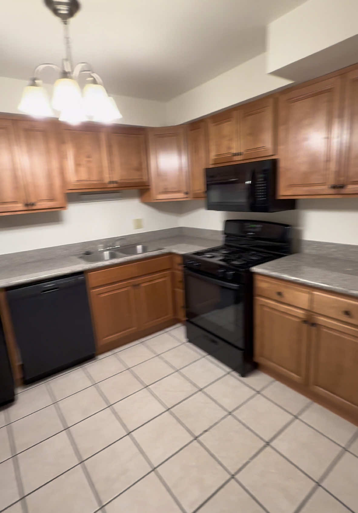 2 bed, 1 bath for $1,050 per month in Euclid, OH #apartmenttherapy #apartmenttour #propertymanagement #leasing #apartmenthunting #apartmentsearch #moveinday #fyp #foryou #fy #fyppppppppppppppppppppppp #propertymanager #apartmentliving #news #ohio #twobedroom #euclid #euclidohio #apartment 