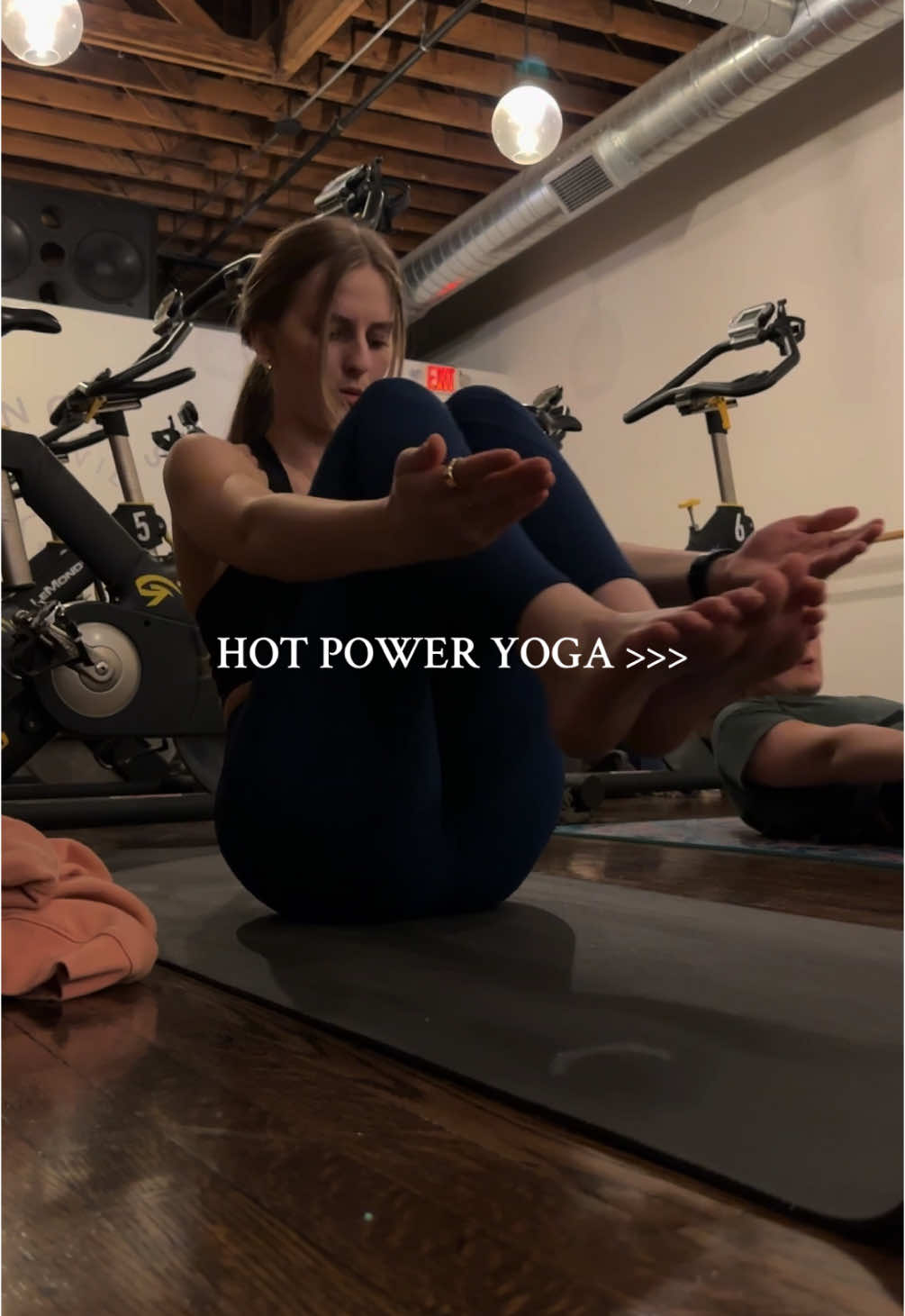 SWEATING IT ALL OUT ON MONDAY 💪🏼 #hotyoga #yoga #workout #crzyoga 