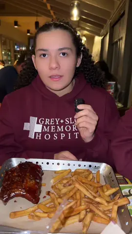 We tried Chillis for the first time #chillis #chillisresturant #eating #food #yum #ribs #fries #burger #mukbang #familydinner #chillisorder 