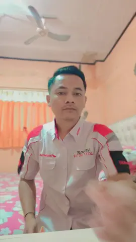 sebelum otw kerja, selalu ingin tampil maksimal dan wangi agar konsumen nyaman ketika transaksi #sales #marketing #delerhonda #hondajabar #hondaindramayu #deassymotorhaurgeulis #indramayu #welovehonda #oneheart #fyp #foryou #foryoupage #trending #viral #tiktok #xyzbca #mykonos 
