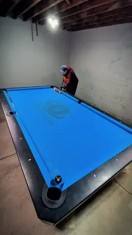 Around the world with some help 😉 #pooltrickshots #billiards #8ballpool #trickshots 