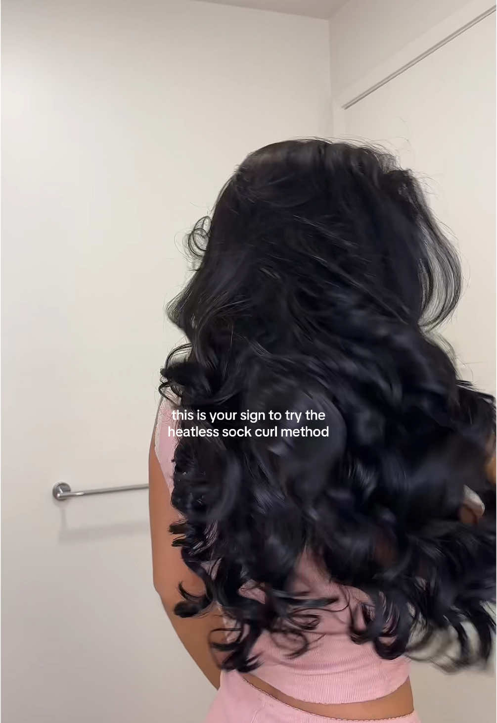 my hair has never been healthier #hairtok #heatlesscurls #sockcurls @Kérastase @Redken @Crown Affair @Gisou @loréal paris usa 