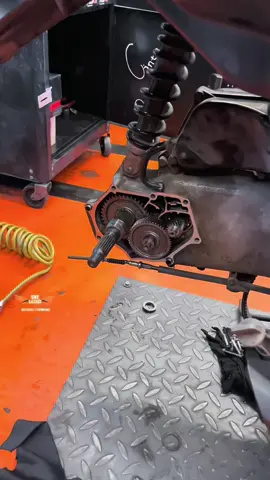 Ada yang kendala motornya sama? belakang geol, bunyi ngiung dari area belakang, kalo ada langsung aja yuk merapat ke ONEGARAGE🤗🙌 #padahariini #fypシ゚ #4upage #servismotor #onegarages #onegarage 