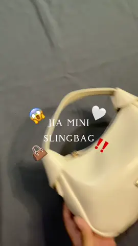 bahan nya super lembut😍 tas favv🤍🤍#tasminimurah #slingbag #foryou #taswanita #slempang #tasmuatbanyak #tascantik #foryoupage 