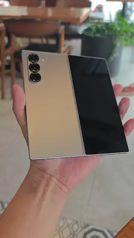 Samsung Z Fold 6 màu xám metal Ram 12/256G Hàng chính hãng còn bảo hành care+ 7/2026 Máy đẹp 99%  Giá 26tr.xxx