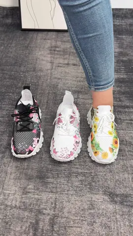 Women floral print chunky sole sneaker #viralshoes #trendyshoes #womenshoes #sneakers #womensneakers #walkingshoes #tiktokmademebuyit #tiktokshoploveatfirstfind #spotlightfinds 