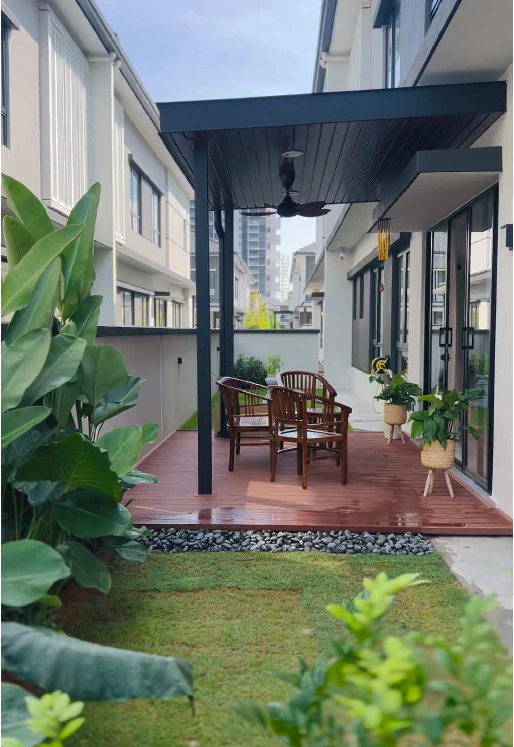 WPC Decking + Tropical Garden 🪴  AMDesign “beautifying your own view”  by pokok.kg / AMDesign  Thank you owner for using our service .  #landscapebyAMDesign #landskapmalaysia #landskap #landscapermalaysia #malaysiatrending Don’t forget to like our Facebook page  AM Design.  Jangan lupa untuk follow Instagram @wainscotingbudjet  @pokok.kg https://www.facebook.com/wainscotingmurahmalaysia/ #interiordesign #wainscoting #wainscotingbudjet #AMDesign #designideas #contractor #contractormuda #designandbuild  #murahgila #hiasandalaman #yourfuturehouse #interiordesignbyAMDesign #landskap #landscape #landscapemalaysia #landscapephotography #landscapedesign #malaysialandskap  #fyp #masukberanda 