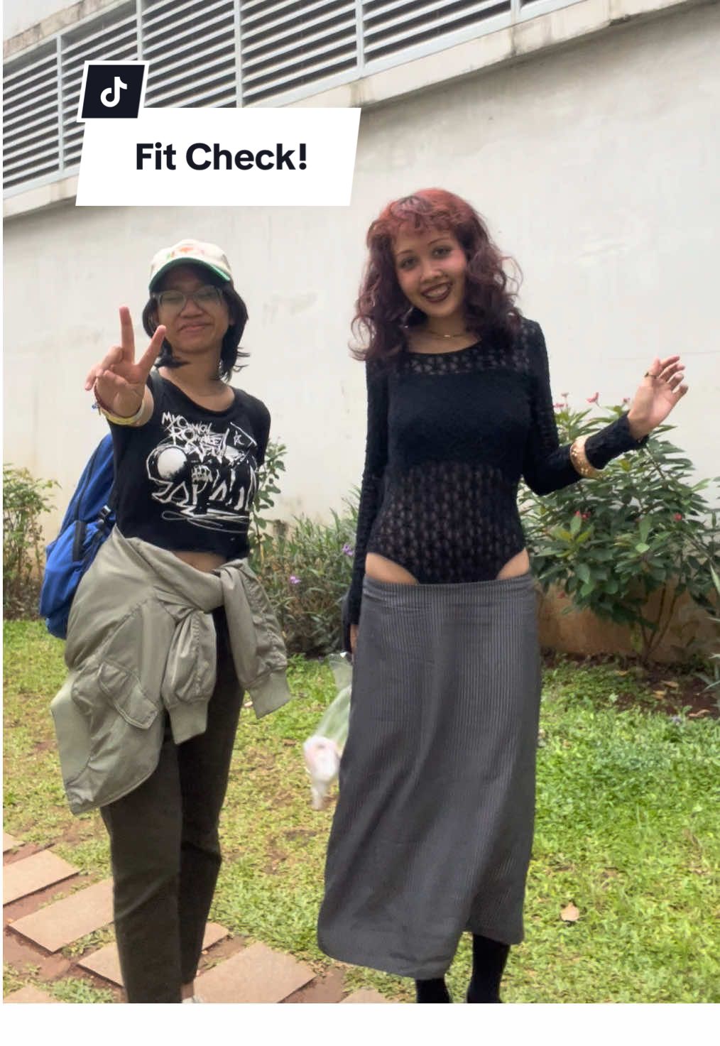 Bodysuit dan roknya thrift dari @old___lace (IG) alias mereka banyak banget baju estetik yang one of a kind!! Aku bakal spill lagi! // fit check waktu hang out sama Andy~ 🩱👗✨ #outfitcheck #gothinspired 