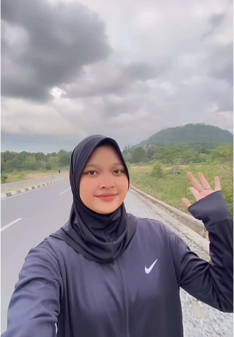 My outfit lari sore🏃‍♀️#CapCut #fypp #larisore #outfit #outfitideas #sehat #viraltiktok 