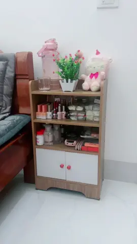 Tủ kệ táp đầu giường thuận tiện cho việc trang trí phòng có thể bỏ đc rất nhiều đồ cá nhân