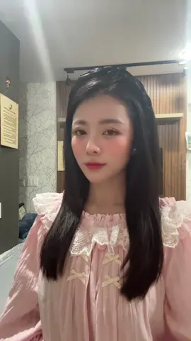 Cái nết em vậy đó anh chịu hem 🤨😝