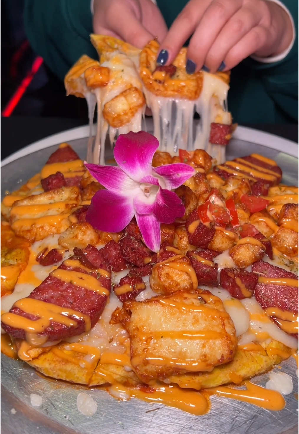 The PLATANO POWER PIZZA from @Boca Restaurant Lounge in NYC’s Bronx! 🇩🇴🍌🍕🤤 Yes, please! Who’s hungry?? #DEVOURPOWER #fyp #foodies #foodblog #plantains #sweetplantains #dominicanfood #dominican #dominicanpizza #plantainpizza #salami #mozzarella #cheese #boca #nyc #nycfood #bronx #thebronx 