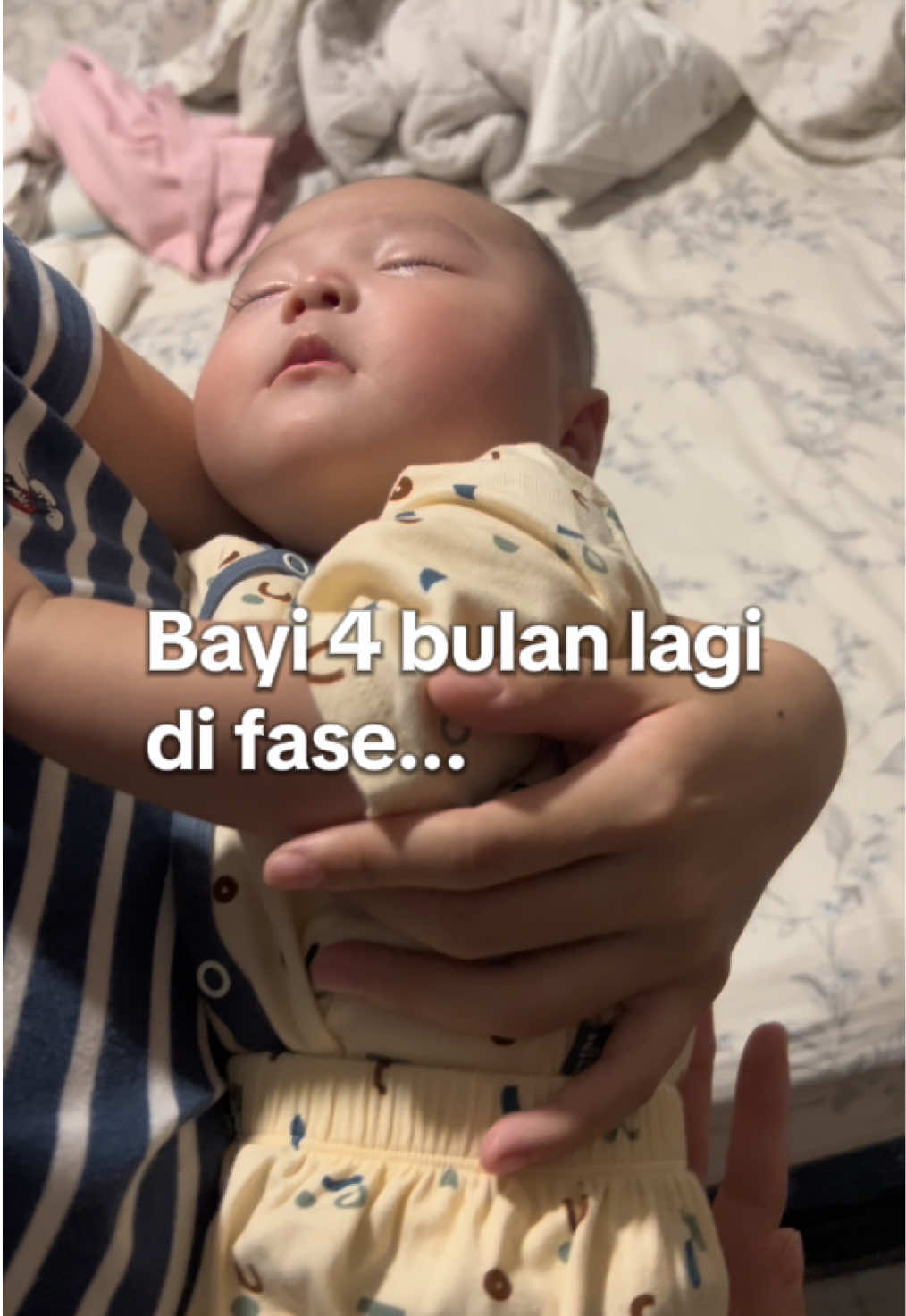 Fase apa ini namanya 🥲🙃  #bayi4bulan 