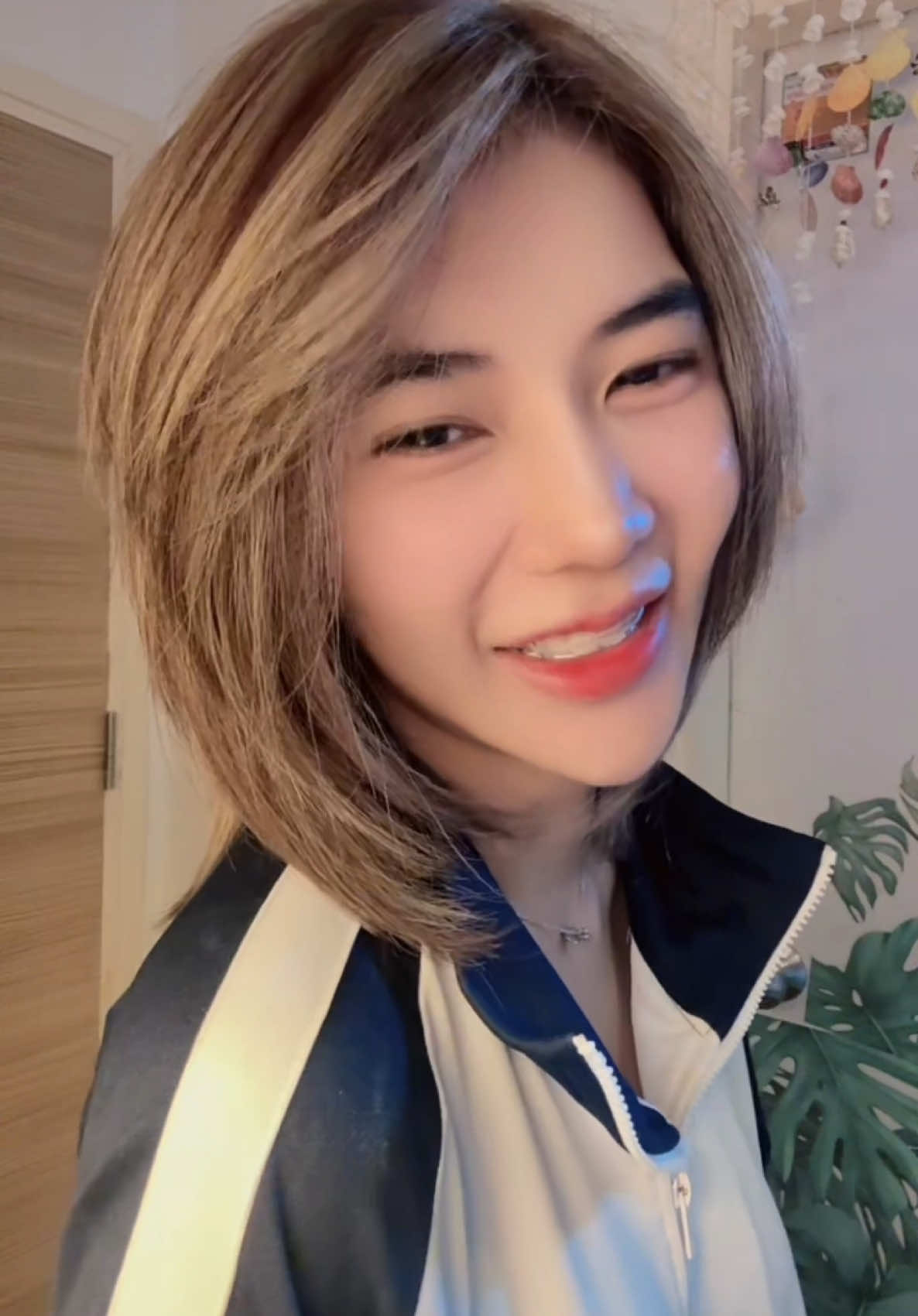 แค่อยากจะบอกว่าใจ มันเริ่มมีอาการ ไม่เจอเธอนานๆ   ( เดี๊ยวก็ได้เจอกันแล้วนะทุกคน) #hydraesport #abluegem 