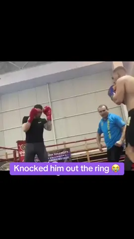 Out the ring is crazy 😭 (h/t knockout/IG) #knockout #sparring #boxing 