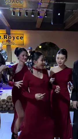 កូនចង់រាំ😂😂