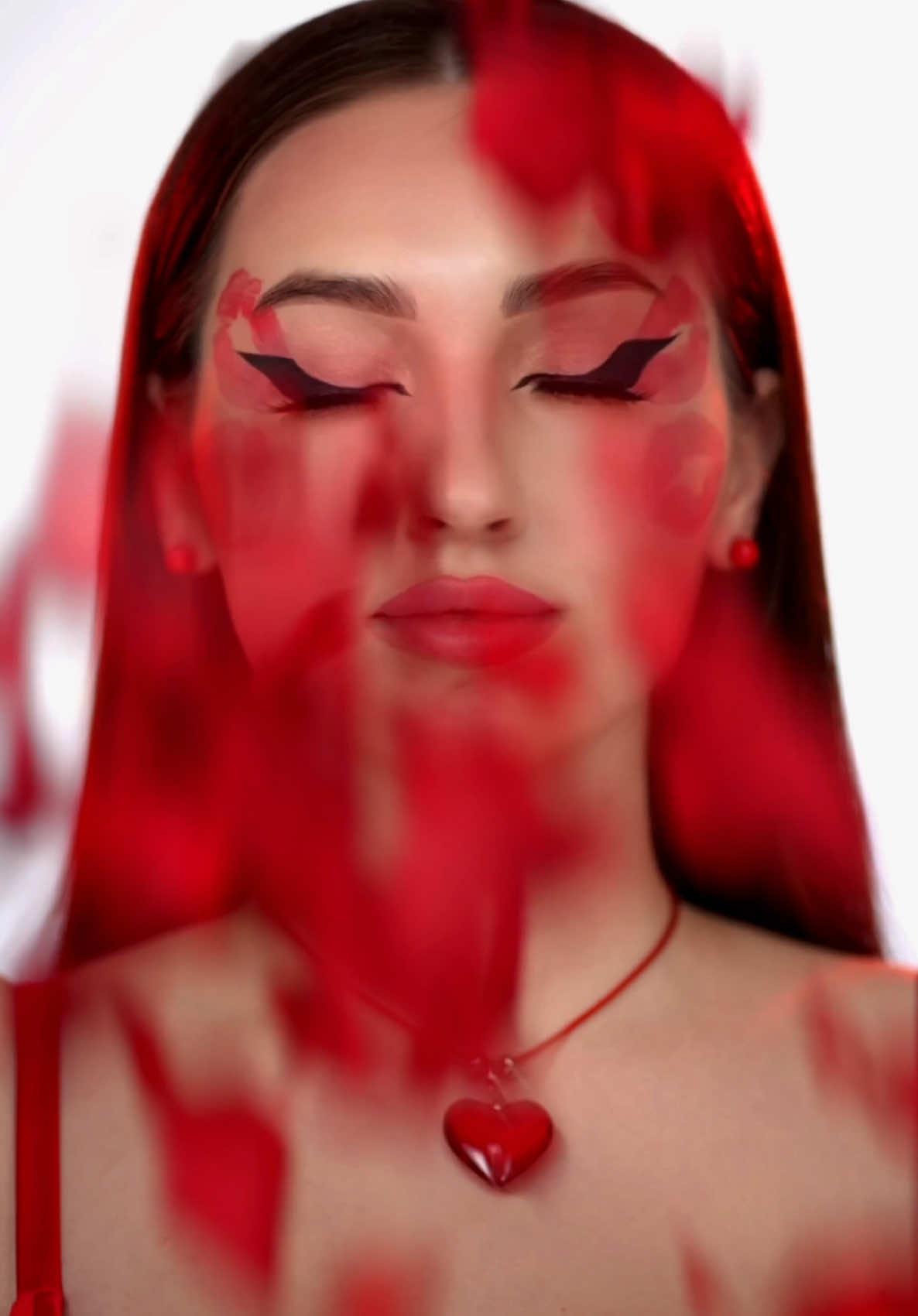 Valentine’s Day makeup💋 ♥️ inspired by @molchanovamua  #ValentinesDay #transition 