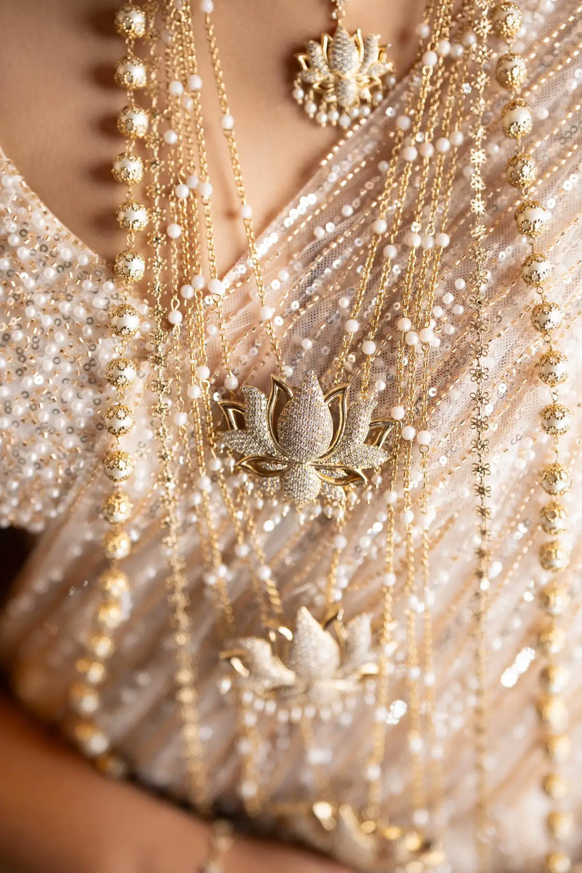 👰🏻‍♀️🪡 Outfit By @Ceylon Bridel & Luxury Sarees 0743140055 #branchopening #kandybranch #groomwear #groomdressrent #rentgroomwear #groomkit #brideldress #kandy #kandy🌸🍬 #choerloes128kndyn 