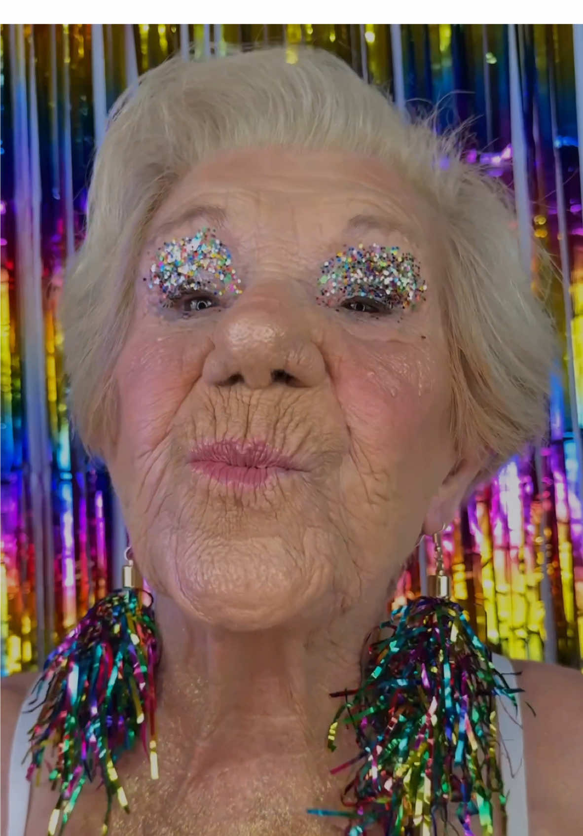 CARNAVAL MAKEUP 🎉 @Pedro Sampaio  ib: @Camila Pudim 💕 