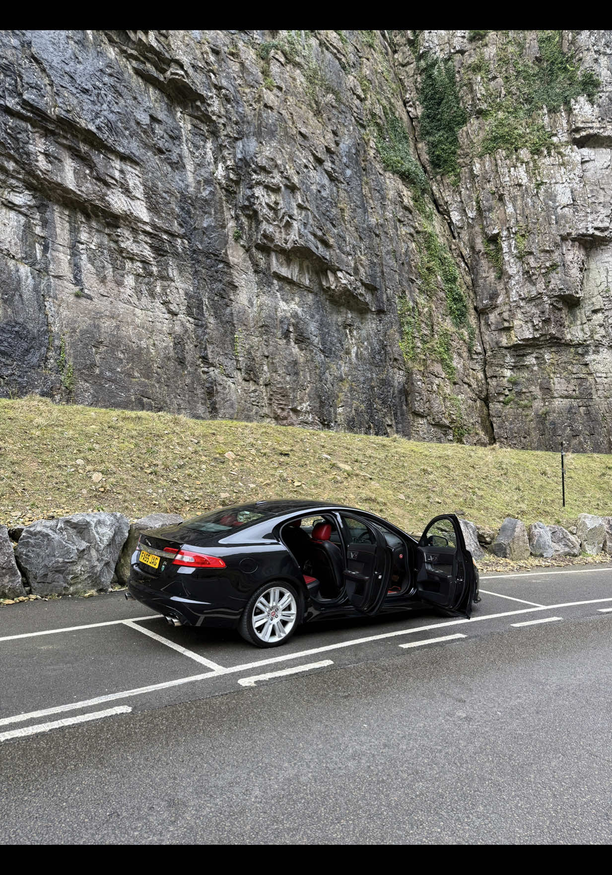 Is the Jaguar XF-R the ultimate super saloon? 502bhp from the supercharged 5.0, luxury interior, elegant yet aggressive styling. We certainly think it’s up there, let us know down below 💨 #swallowsracing #jaguar #v8power #v8 #supercharged #power #luxury #luxurycars #xf 