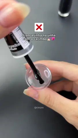 Essa dica vai te salvar 🤌🏻 Você encontra esse mesmo Carimbo no Mercado Livre ✨ Basta pesquisar no buscador do App por: ✨ CLAPSS-VG7W Ou acessar o link na bio! @Mercado Livre Moda  #NailArt #TemModaNoMercadoLivre #dicasdeunhas #unhas 