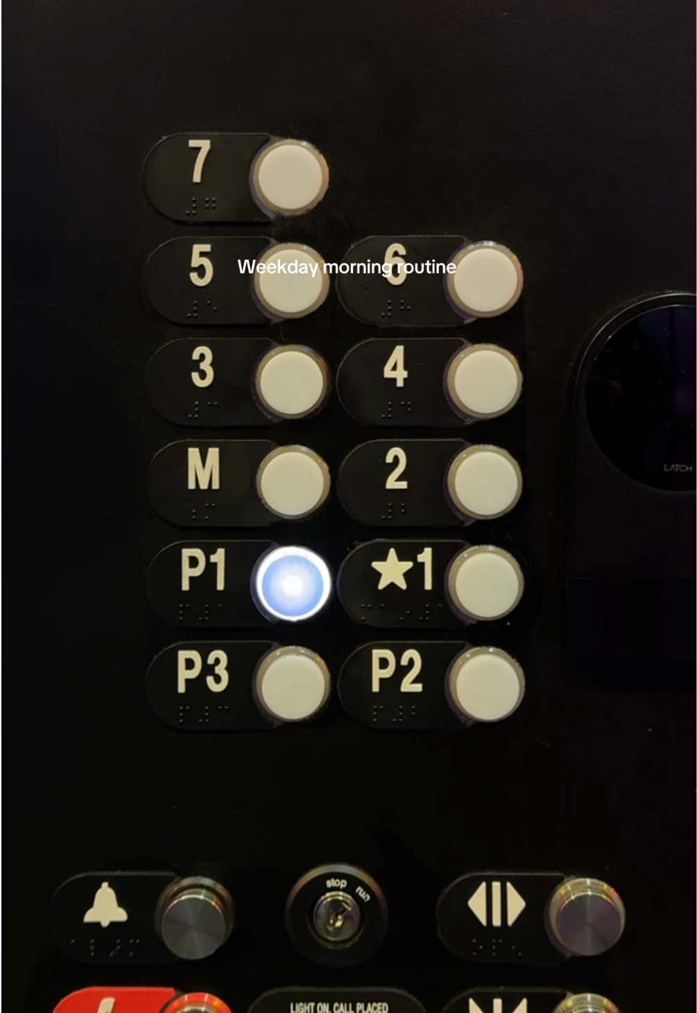 7am morning routine 🕺🏽 #Vlog #morningroutine #grwm #makeup #ootds #coffee #morningvibes #dailyvlog #DailyRoutine #bedroom #fyp 