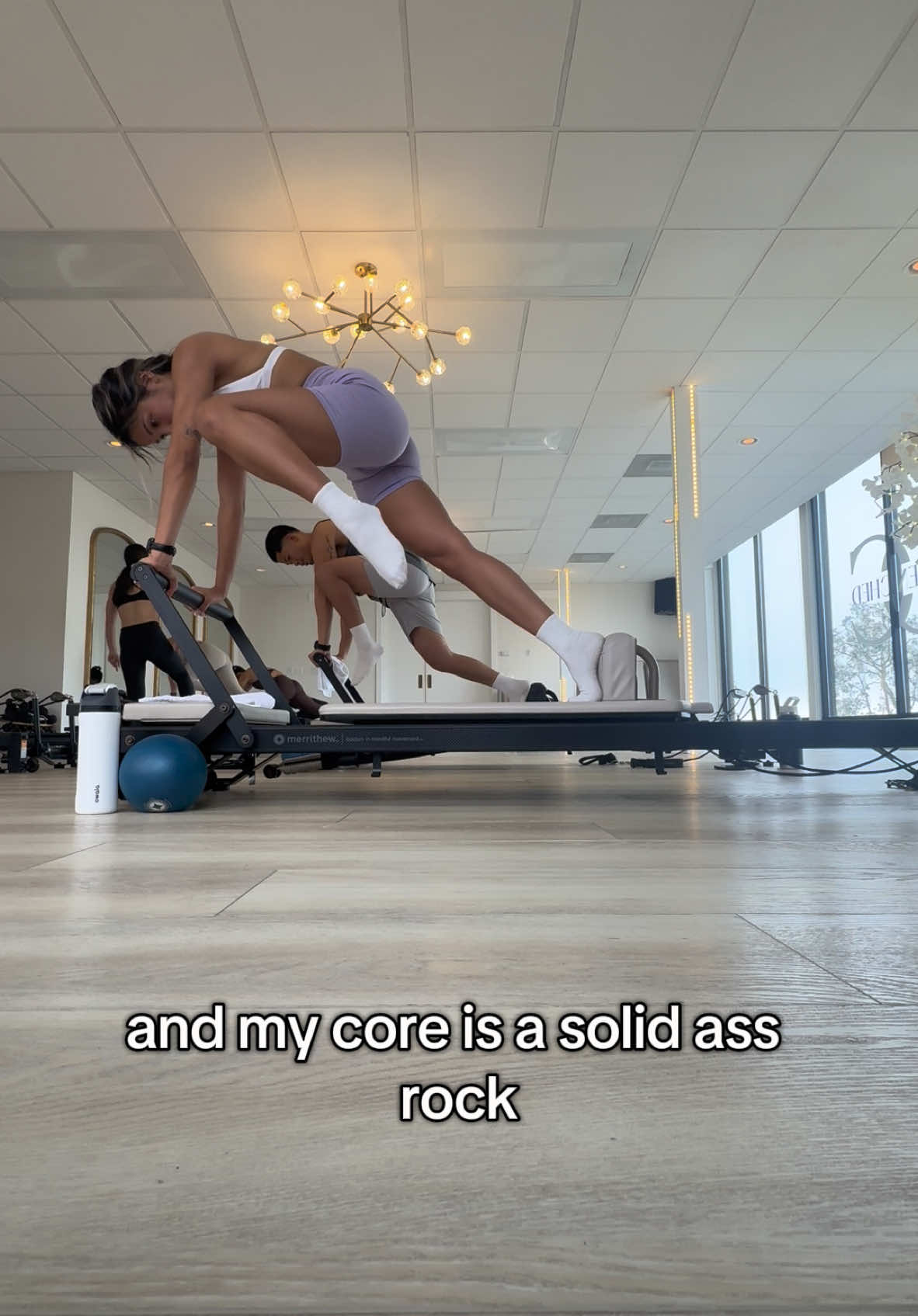 Don’t everrrr under estimate a Pilates girly ☝🏾👊🏾 #pilates #pilatesworkout #abworkout #OOTD #pilateslovers 