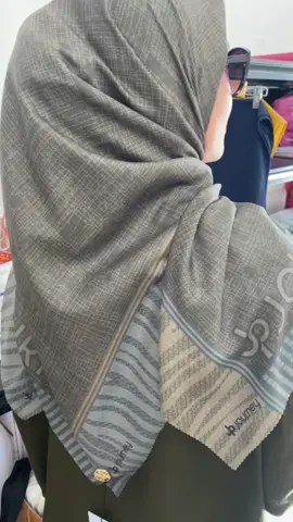 Journey Scarves Original , dapatkan harga special dgn cara beli melalui videoku ini ya #jilbabjourney #segiempatmotif #jilbabsegiempat #xyzbca #fypシ゚viral #journeyscarves 