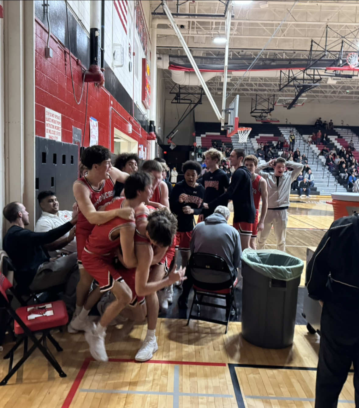 🤷‍♂️ #fyp #viral #gamewinner #hsbasketball 