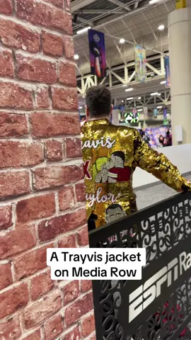 Man is just here for Tayvis  #taylorswift #travis #traviskelce #swifttok #tayvis 