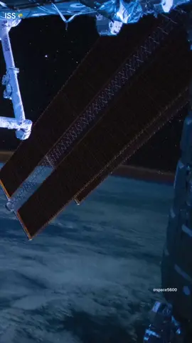ISS see ohhh beautiful #ISS #space5600 #foryou #foryoupage #viraltiktok #viralvideo #whotofollow #100million #capcut #tiktok #moon #500k #zoom #space #sun #whattowhatch? #star #ISS #space5600 