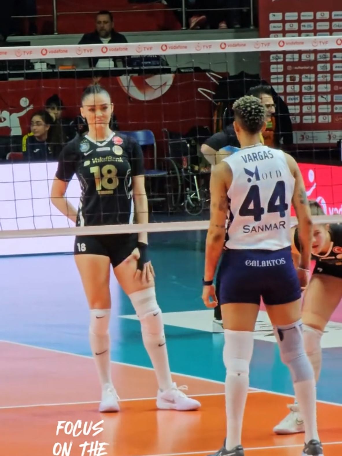 Focus On Best Friends Melissa Vargas & Zehra Gunes During the Match Fenerbahce Medicana 3-1 Vakifbank. They are trying to be professional. #melissavargas #zehragunes #zehragüneş #zehragüneşvoleybol #volleyballgirls #volleyballplayer