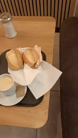Bäckerei Frühstücken 🙂