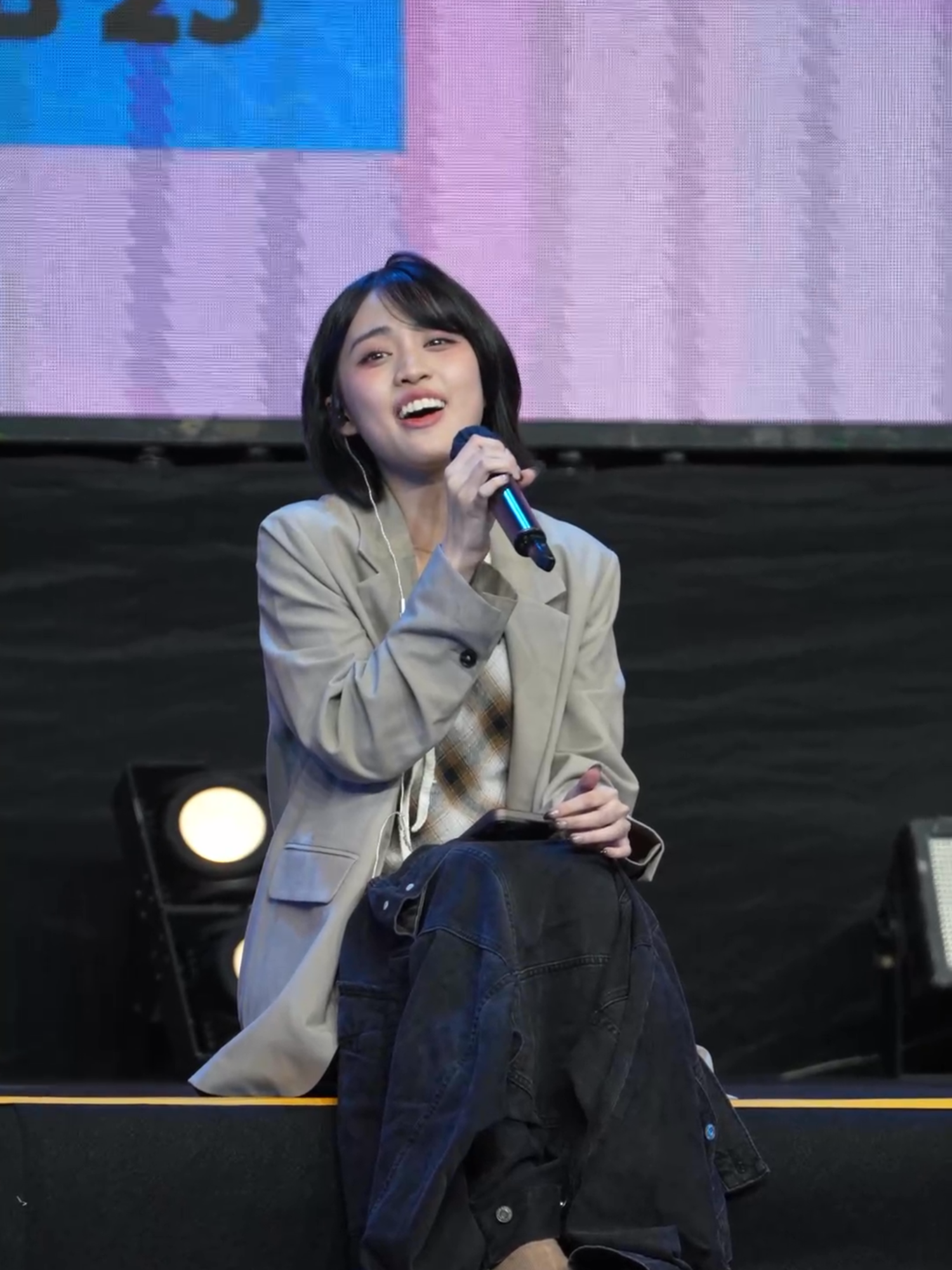 [FANCAM] @jkt48.ella.a  @jkt48.official  Taruh - Nadin Amizah (Cover) at JKT48 26th single Personal Meet n Greet 08•02•25 cc: @ellatheriaofc #SSK #meetandgreet #jkt48newera #jkt48 #ellajkt48 #gabriellaabigail #Taruh #nadinamizah