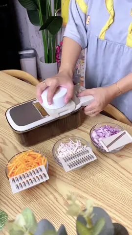 Alat parutan atau pengiris sayur multifungsi, bisa buat iris bawang merah juga #parutan #alatpengirissayur 