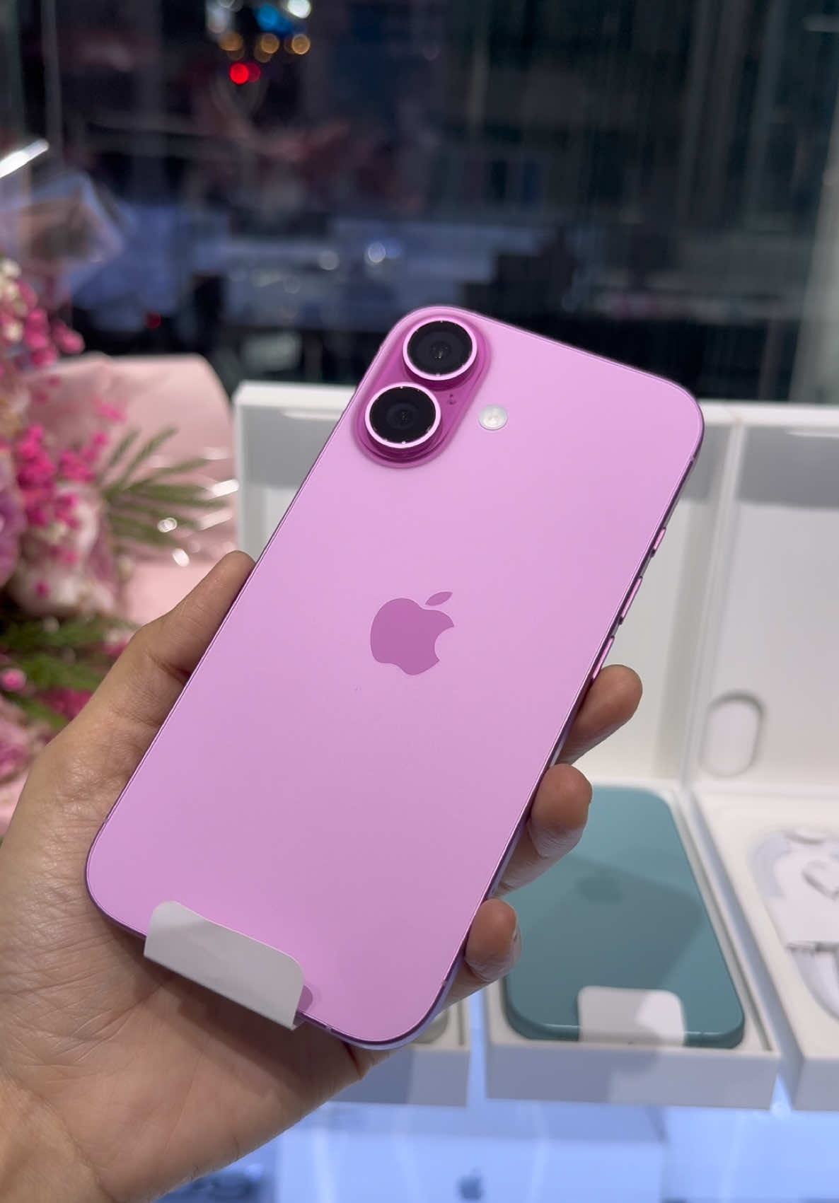 ឧទាហរណ៍ថាគេអោយកាដូរ Valentine’s Day 💕🎀 #iphone16 #presidentphoneshop #fyp #everyone #bestseller 
