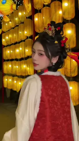 你发财,你必定发财 („>v<) 反正不管怎么样你就会来财哒!!! #穿上汉服年味就上来了 #万事胜意 #红红火火恍恍惚惚 #国风正当红 #china #🇨🇳  #douyin #龙虾 